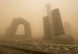 Κίνα: Πρωτοφανής αμμοθύελλα ακυρώνει πτήσεις, κλείνει τις συγκοινωνίες στο Πεκίνο