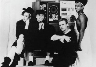 New Wave, Θάτσερ κι έρωτας: Το «Boy George & Culture Club» είναι ένα ταξίδι στη Βρετανία των 80’s
