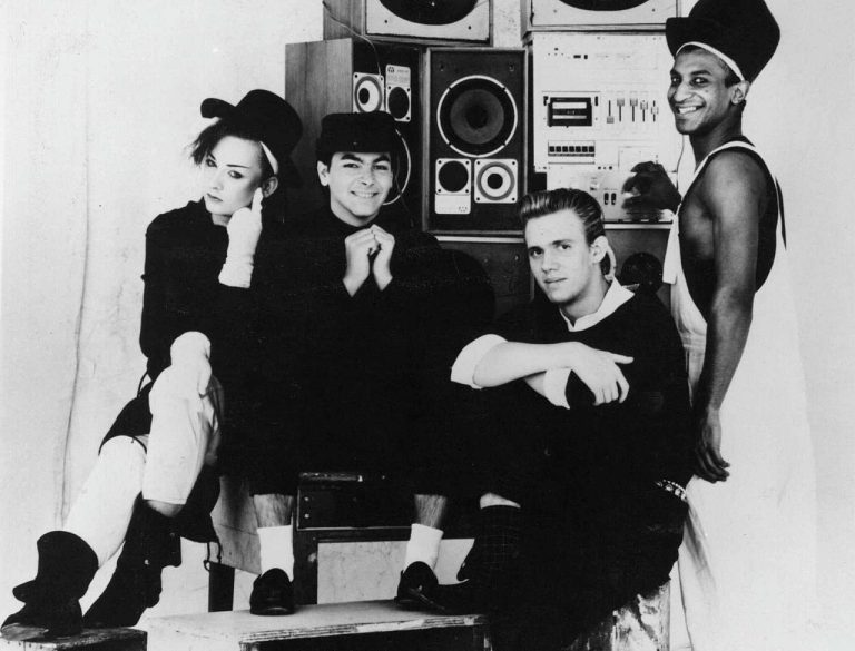 New Wave, Θάτσερ κι έρωτας: Το «Boy George & Culture Club» είναι ένα ταξίδι στη Βρετανία των 80’s