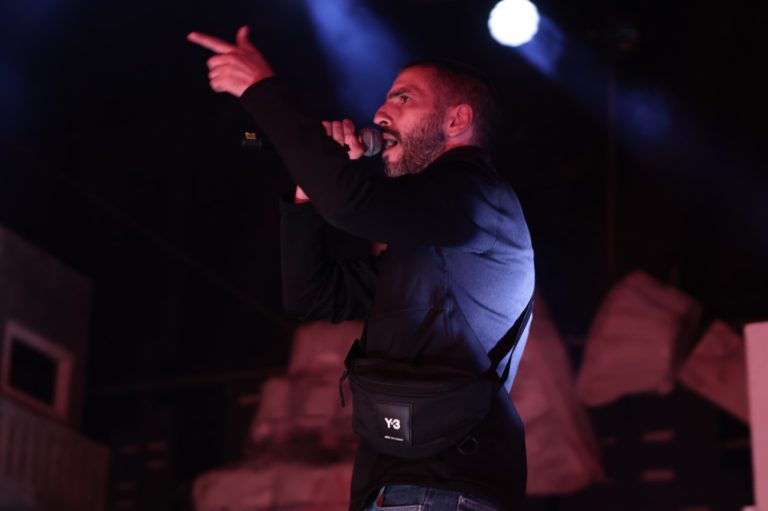 Ο ΛΕΞ ανακοίνωσε τη συναυλία του καλοκαιριού στο ΟΑΚΑ και «έριξε» το ίντερνετ