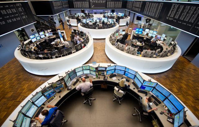 Ευρωπαϊκά χρηματιστήρια: Η δασμολογική αβεβαιότητα έριξε τις ευρωαγορές