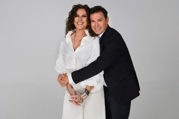 Eλευθερία Αρβανιτάκη και Μάριος Φραγκούλης «Πρώτη Φορά» στο Rockwave Festival