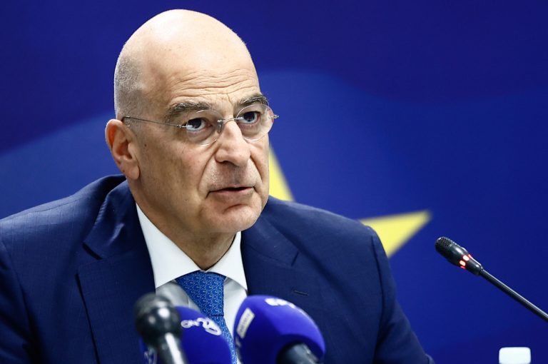 Απάντηση Δένδια σε ΚΚΕ για το δυστύχημα των Τεμπών και το φορτίο της αμαξοστοιχίας