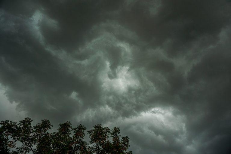 Καιρός: Έκτακτο δελτίο επιδείνωσης – Ποιες περιοχές θα επηρεαστούν