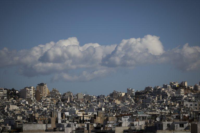 Γιατί παγώνουν οι αντικειμενικές αξίες των ακινήτων μέχρι το 2027 – Το χάσμα σε σχέση με τις εμπορικές τιμές