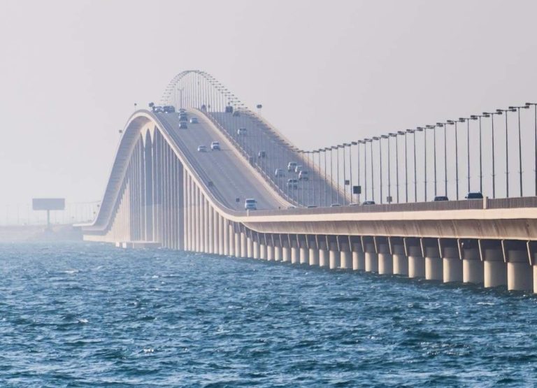 King Fahd Causeway: Ο δρόμος με τις 5 γέφυρες και τα 7 τεχνητά νησιά