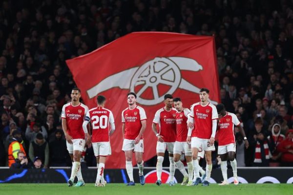 Άρσεναλ – Φούλαμ 2-1: Τρίποντο με υπογραφή Σάκα