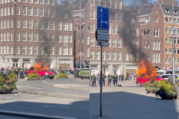 Φωτιά σε αυτοκίνητο σε κεντρική πλατεία του Άμστερνταμ – Στις φλόγες τυλίχθηκε και ο οδηγός