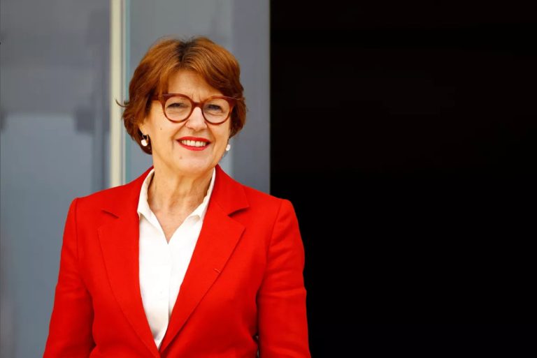 Γαλλία: «Αντικαταστήστε τον με έναν λευκό» – Υπουργός ζητά αλλαγή σε διαφήμιση λόγω χρώματος δέρματος