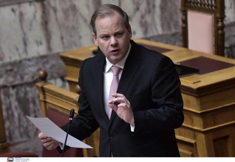 Δικογραφία Καραμανλή: «Παράδειγμα προς αποφυγή το μοντέλο Τριαντόπουλου» λένε κόμματα της αντιπολίτευσης