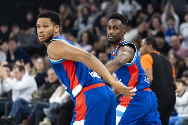 Ανησυχία στην Εφές ενόψει Παναθηναϊκού: Τραυματίστηκε ο Ντόζιερ (pic)