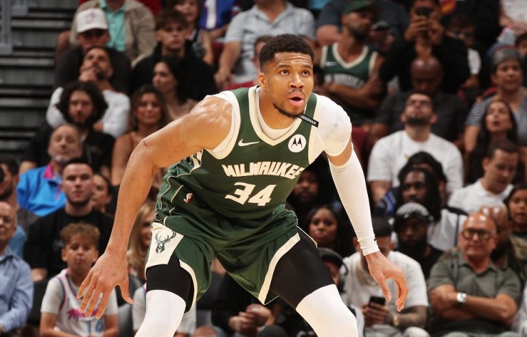 Μπακς – Πέλικανς 134-111: Νίκη για το Μιλγκουόκι με… χαλαρό Αντετοκούνμπο (vid)