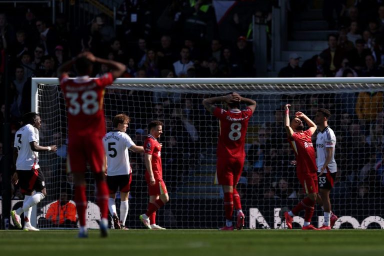 Μεγάλη νίκη για τη Φούλαμ κόντρα στη Λίβερπουλ (3-2), ισοπαλία στο Μπρέντφορντ – Τσέλσι (0-0)
