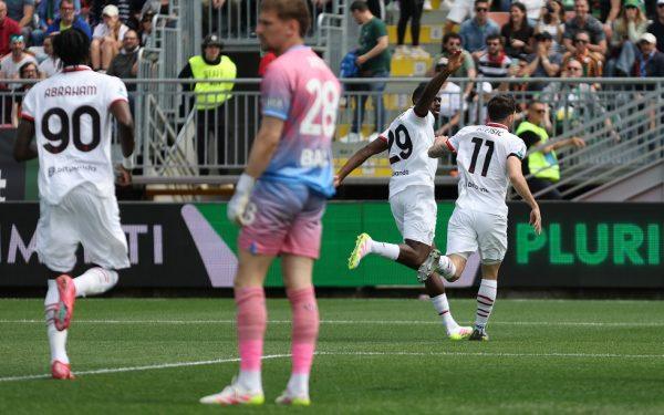 Σπουδαίο διπλό της Μίλαν κόντρα στη Βενέτσια (0-2) – Ο Στρεφέτζα «καθάρισε» για την Κόμο (1-0)