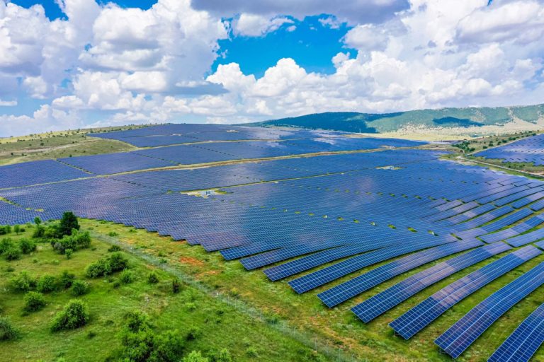 Από τον ήλιο στο υδρογόνο: Η HELLENiQ ENERGY στην πράσινη εποχή