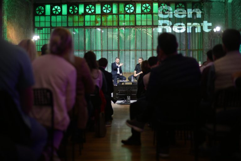 Φυγή προς τα εμπρός για το ΠΑΣΟΚ με νέες προγραμματικές πρωτοβουλίες