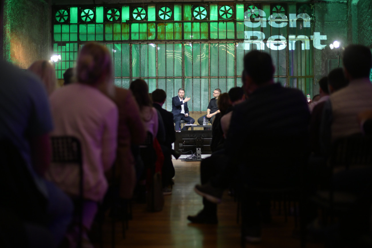 Φυγή προς τα εμπρός για το ΠΑΣΟΚ με νέες προγραμματικές πρωτοβουλίες