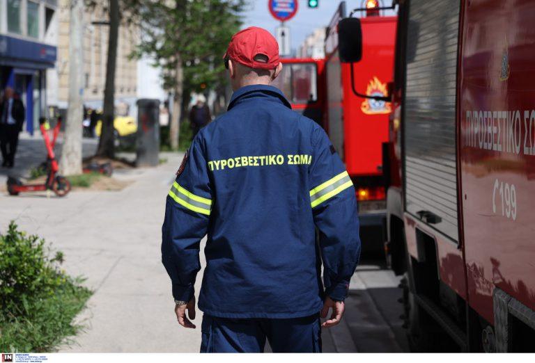 Φωτιά σε κατάστημα στην Πάτρα – Εκκενώνεται ξενοδοχείο στο κέντρο της πόλης