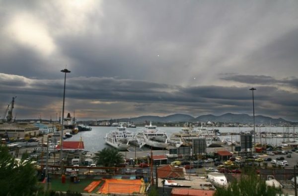 Πιθανή κινητοποίηση κλεισίματος της πόλης με πρωτοβουλία του Δημάρχου Περάματος