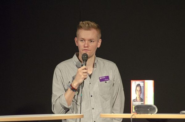 Αντιμέτωπος με ποινή κάθειρξης έως και 12 έτη ο Σουηδός δημοσιογράφος που κρατείται στην Τουρκία