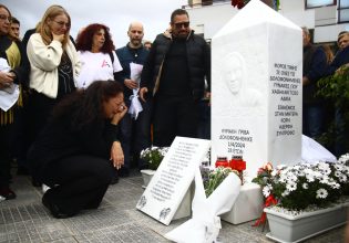 Κυριακή Γρίβα: Σπαραγμός στα αποκαλυπτήρια του μνημείου της – «Να το βλέπετε οι γυναίκες και να παίρνετε δύναμη»