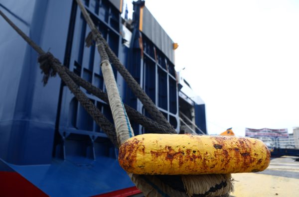 ΚΚΕ: Για τα ακτοπλοϊκά εισιτήρια – Μείωση 50% στα ναύλα και να καταργηθούν για ειδικές κατηγορίες επιβατών