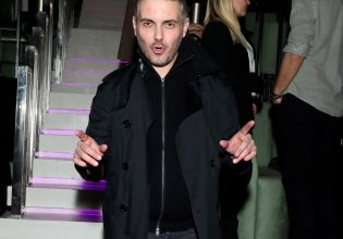 Μιχάλης Χατζηγιάννης: Τι απαντά στους επικριτές του για τη φωνή και τα κιλά του