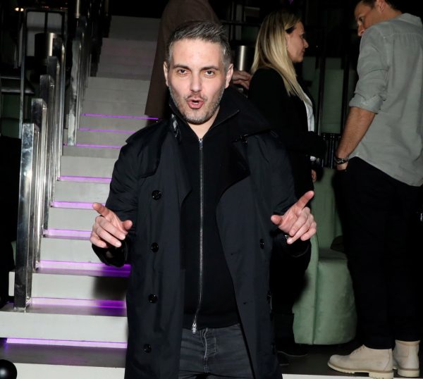 Μιχάλης Χατζηγιάννης: Τι απαντά στους επικριτές του για τη φωνή και τα κιλά του