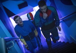 Οι Kneecap έκαναν χαμό στο Coachella: Τα συνθήματα κατά της Θάτσερ και το μήνυμα υπέρ της Παλαιστίνης