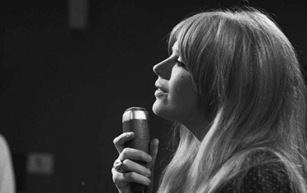 Μάριαν Φέιθφουλ: Μεγάλη καριέρα, μικρός τραπεζικός λογαριασμός