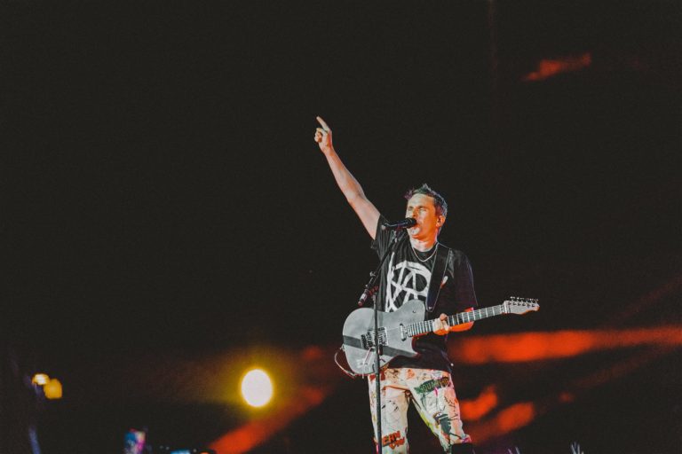 Οι Muse αναβάλουν την συναυλία τους στην Κωνσταντινούπολη – Μποϊκοτάζ στον φιλοκυβερνητικό διοργανωτή