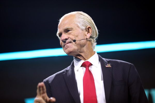 Πίτερ Ναβάρο: Ο αμφιλεγόμενος ιθύνων νους πίσω από τους δασμούς του Ντόναλντ Τραμπ