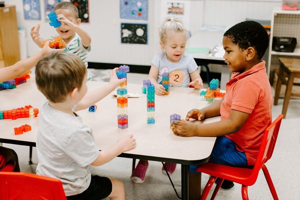 Η κυβέρνηση Τραμπ θα έχει λύσει το ιατρικό μυστήριο του αυτισμού «μέχρι τον Σεπτέμβριο»