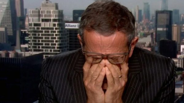 Σχολιαστής του CNN είχε την πιο ειλικρινή αντίδραση μπροστά στο χάος των δασμών του Ντόναλντ Τραμπ