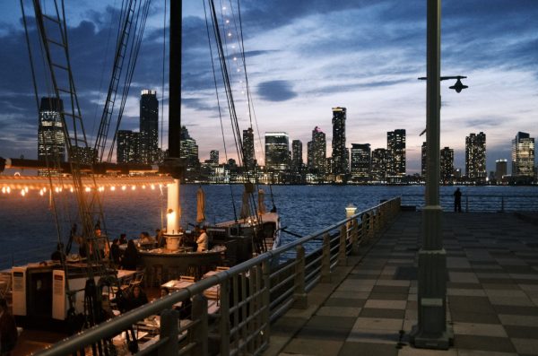 «Έκανε μια σερβιτόρα να κλάψει επειδή ξέχασε το ψωμί»: Αυτή είναι η πιο αγενής καλλιτέχνιδα στη Νέα Υόρκη