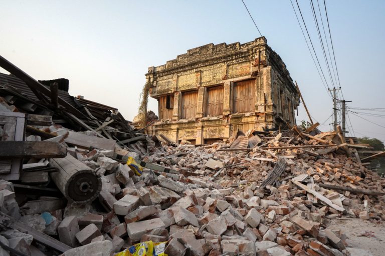 Συρία: Συνεχίζονται οι ισραηλινοί βομβαρδισμοί – «Δεν πρέπει να γίνει τούρκικο προτεκτοράτο» λεει το Ισραήλ