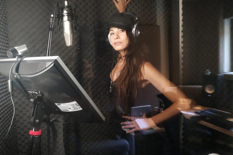 Πέθανε το κορίτσι του Night Out, η δημοσιογράφος και παρουσιάστρια Στέλλα Καλησπεράτου