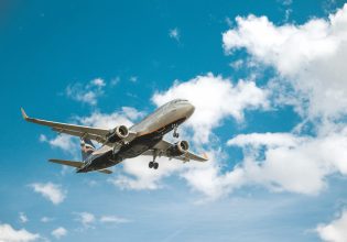 Αεροπλάνο: Χάος σε πτήση – Επιβάτης προκάλεσε αναστάτωση επειδή δεν του άρεσε το φαγητό