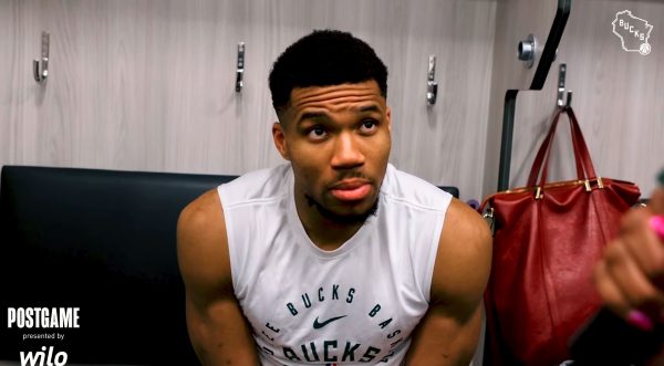 Αντετοκούνμπο για το ιστορικό triple-double: «Θα το συζητάω με τα παιδιά μου και τα εγγόνια μου» (vids)