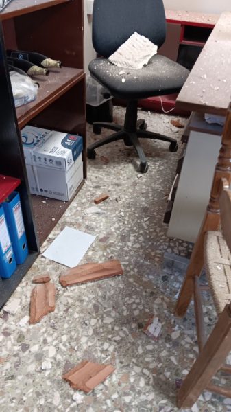 Απίστευτο: Γκαζάκι και δυναμιτάκια στο air condition Δημαρχείου
