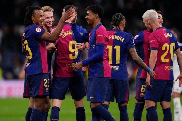 Μπαρτσελόνα: «Στηρίζουμε απόλυτα τον Φλικ και συμφωνούμε μαζί του»