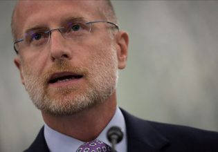 Η Ευρώπη θα πρέπει να επιλέξει μεταξύ αμερικανικής ή κινεζικής τεχνολογίας – Τι είπε αξιωματούχος του Τραμπ