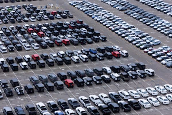 Καναδάς: Ανακοίνωσε δασμούς 25% σε εισαγωγές αυτοκινήτων από τις ΗΠΑ