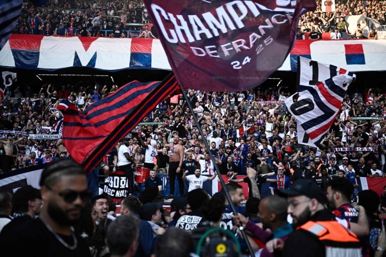 Άγριες συμπλοκές οπαδών της Παρί Σεν Ζερμέν και της Άστον Βίλα (vid)