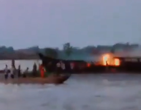 ΛΔ Κονγκό: Τουλάχιστον 148 νεκροί και εκατοντάδες αγνοούμενοι εξαιτίας πυρκαγιάς σε πλοίο