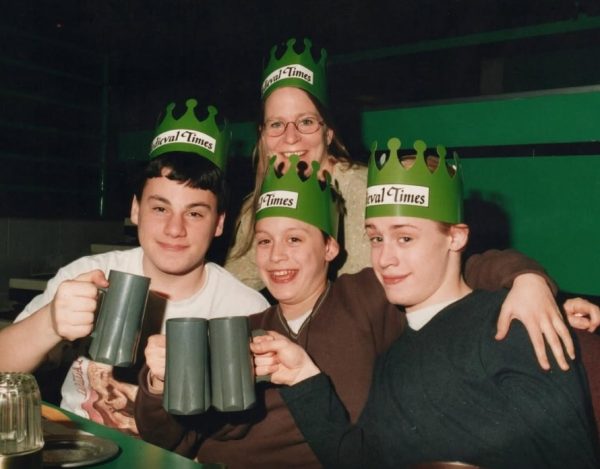 «Δεν περιμένω τίποτα από αυτόν»: Η μητέρα των αδελφών Κάλκιν ζει χωρίς κινητό, ίντερνετ και τη βοήθεια των παιδιών της