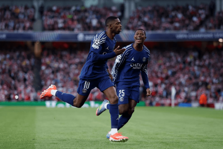 Η Παρί «πάγωσε» το Emirates: Άνοιξε το σκορ στο 4′ με τον Ντεμπελέ (vid)