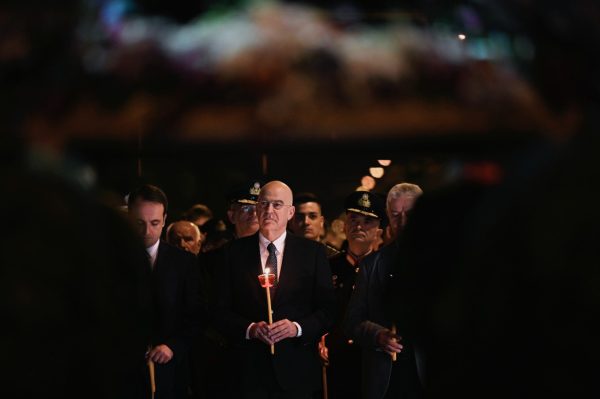 Στον Έβρο ο Δένδιας – Επισκέφθηκε φυλάκιο και παρακολούθησε την Ακολουθία του Επιτάφιου στην Ορεστιάδα