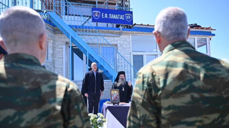 Η επίσκεψη Δένδια στην Παναγιά Οινουσσών «τρέλανε» τα εθνικιστικά τουρκικά ΜΜΕ