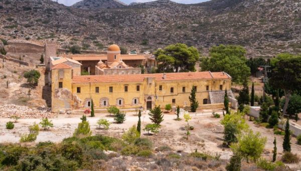 Χανιά: Εξαφανίστηκε 17χρονος Άγγλος στη Μονή Γουβερνέτου – Σε εξέλιξη μεγάλη επιχείρηση για τον εντοπισμό του